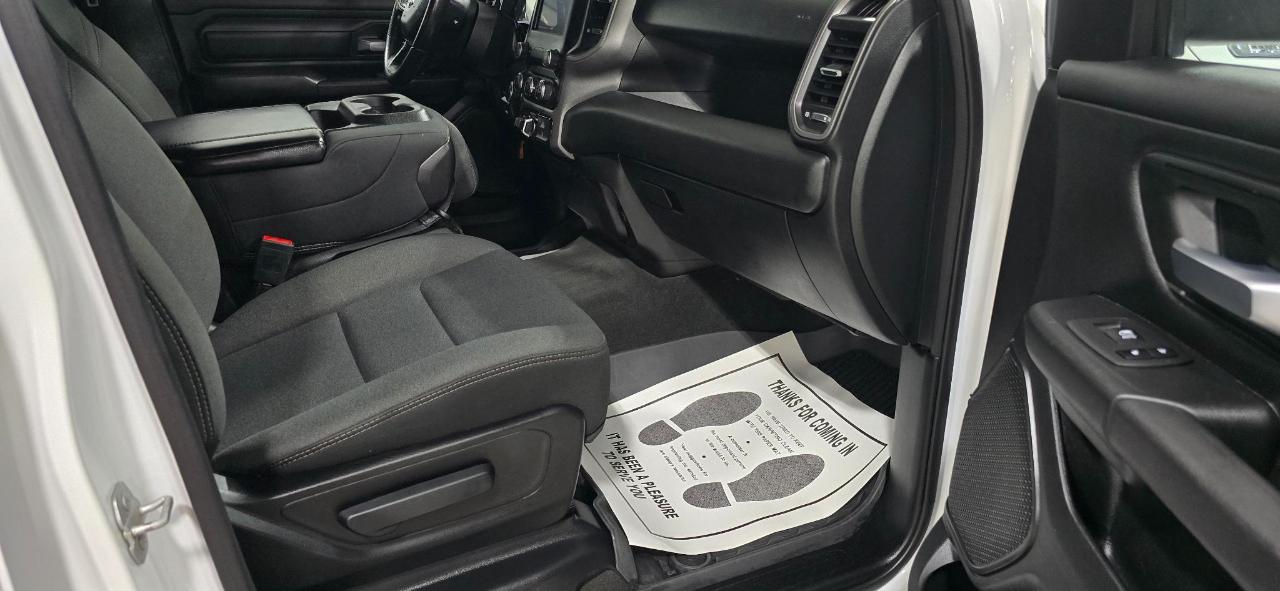 RAM 1500 Tradesman Crew Cab 4WD 2022