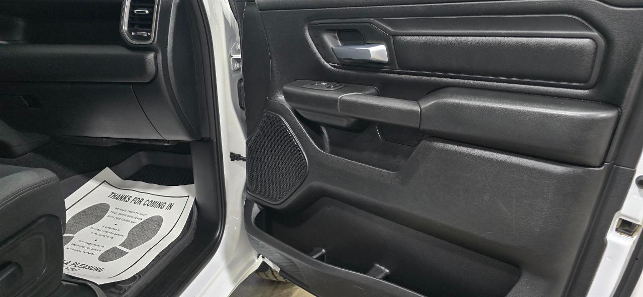 RAM 1500 Tradesman Crew Cab 4WD 2022