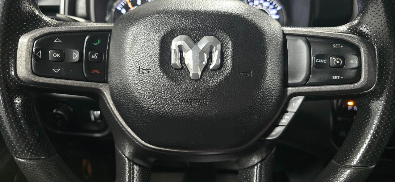 RAM 1500 Tradesman Crew Cab 4WD 2022