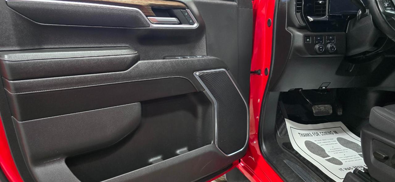 Chevrolet Silverado 1500 LT Crew Cab 4WD 2025