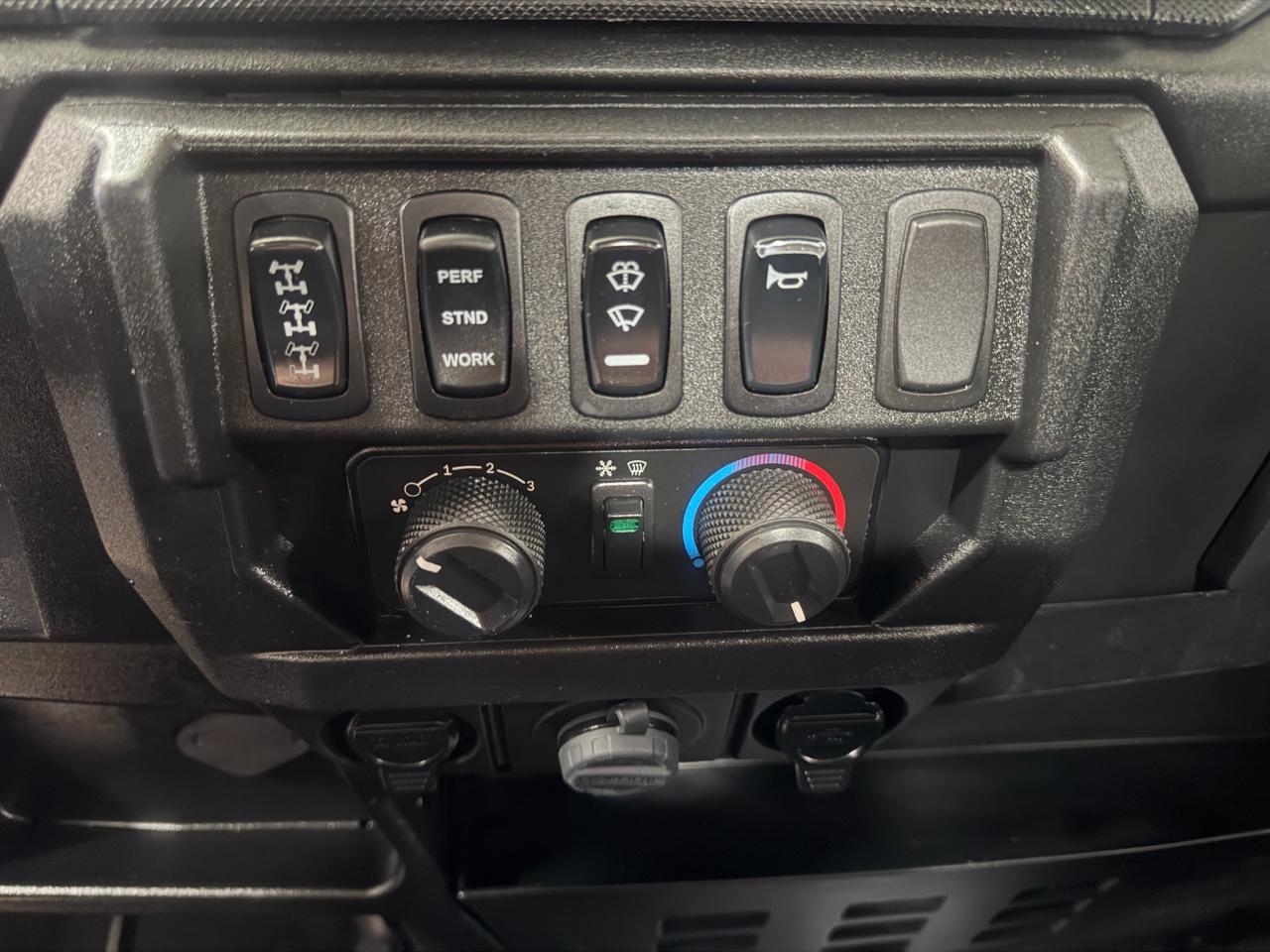 Polaris Ranger XP 1000 Northstar Ultimate Ride Command EPS  2024