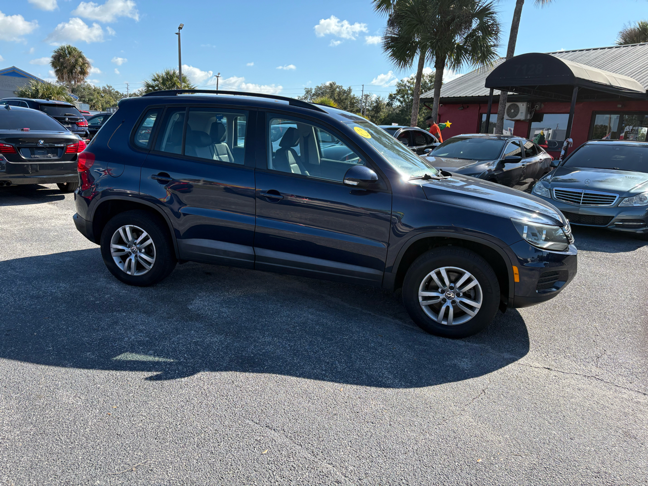 Volkswagen Tiguan SE 2016