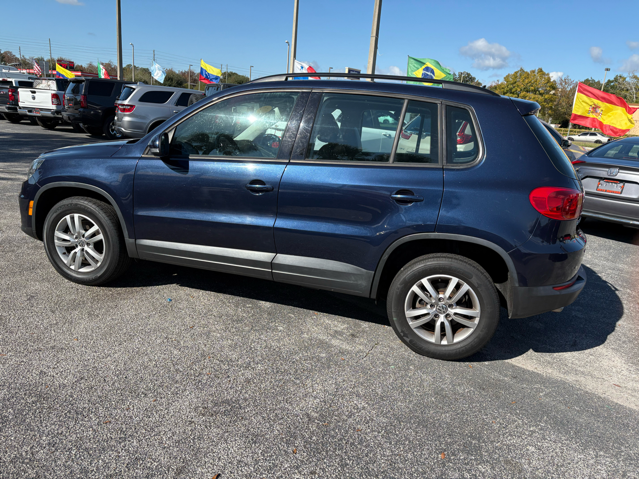 Volkswagen Tiguan SE 2016
