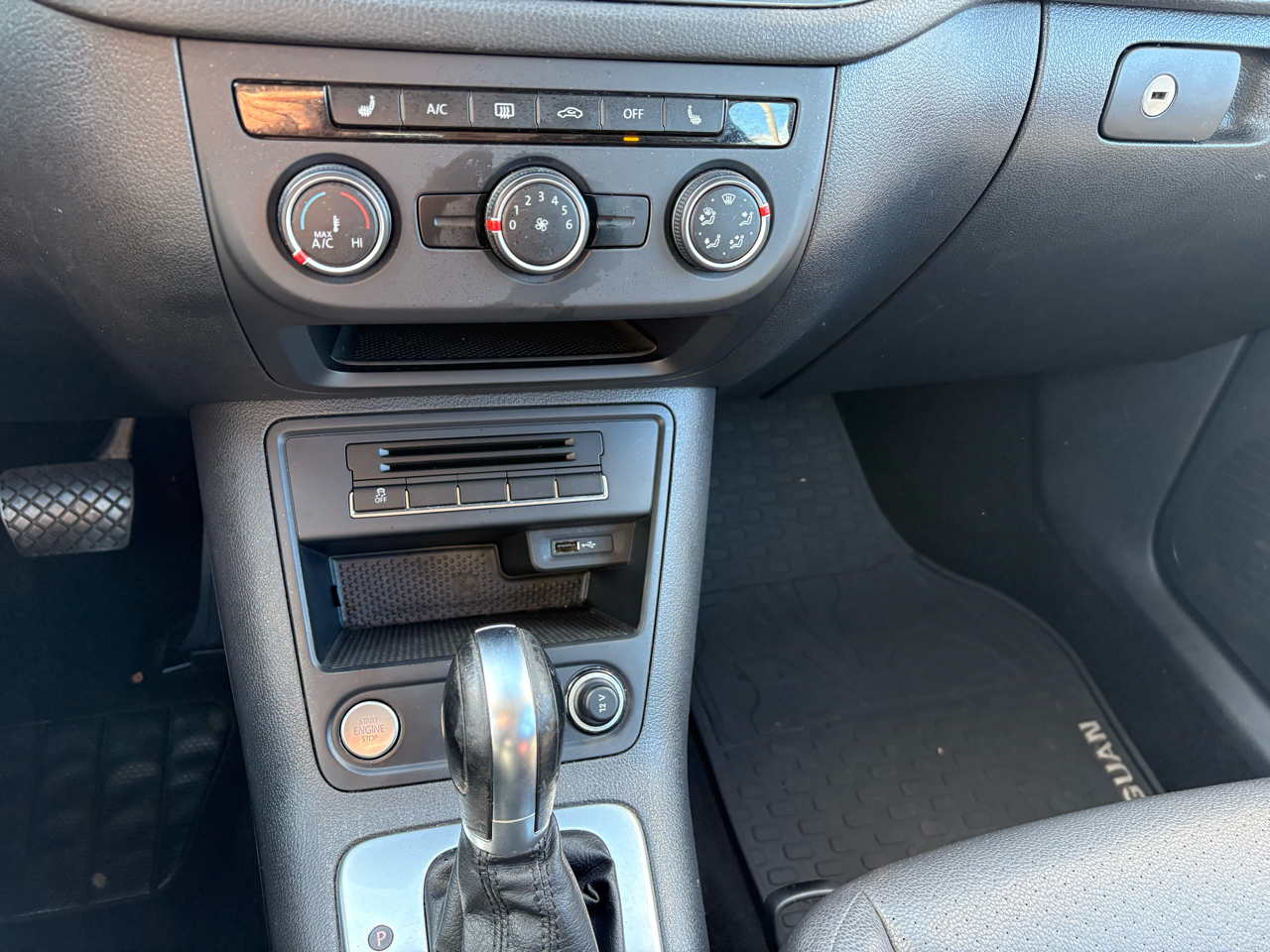 Volkswagen Tiguan SE 2016