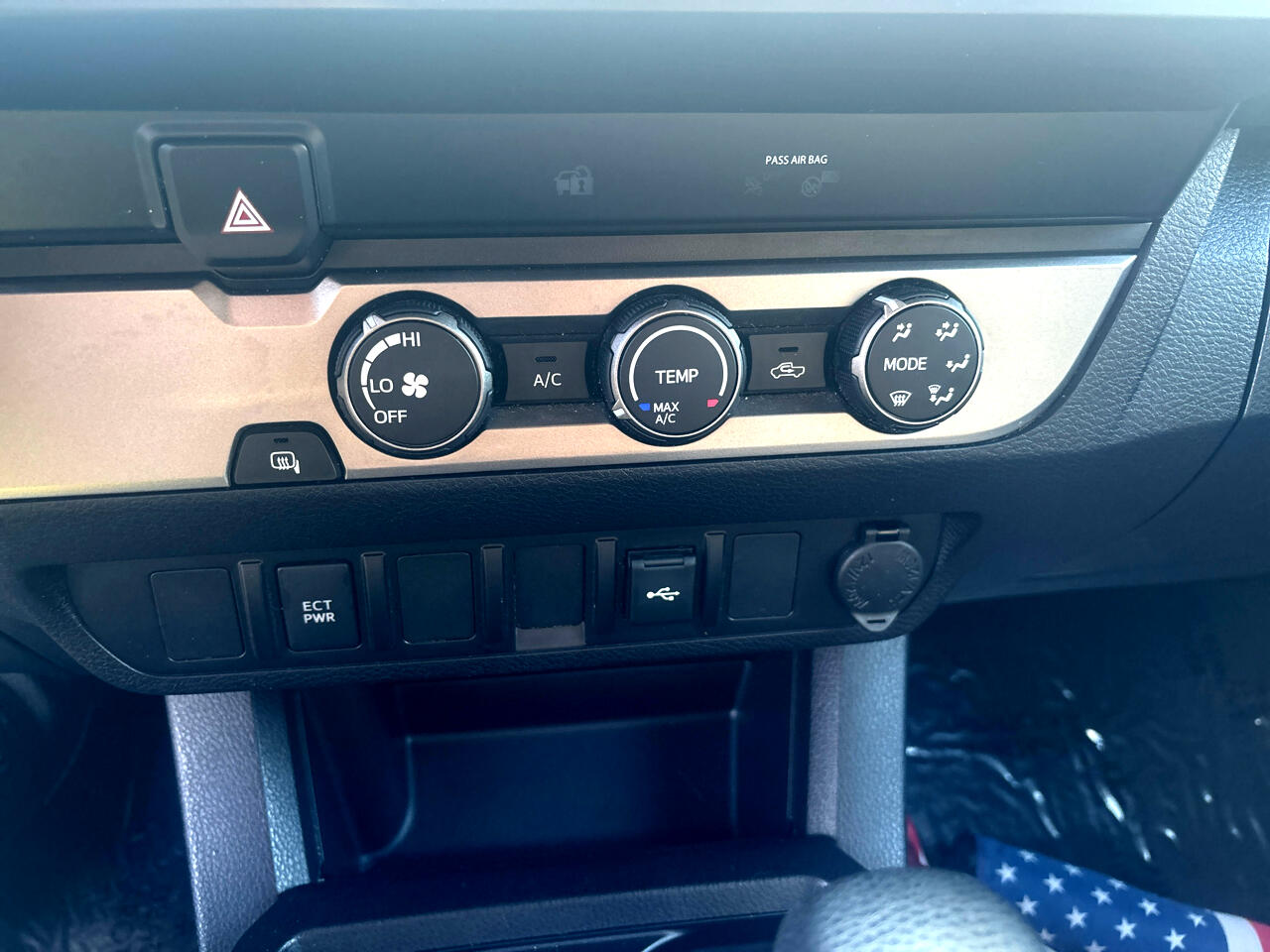 Toyota Tacoma SR5 Access Cab I4 6AT 2WD 2023 Toyota Tacoma SR5 Access Cab I4 6AT 2WD 2023