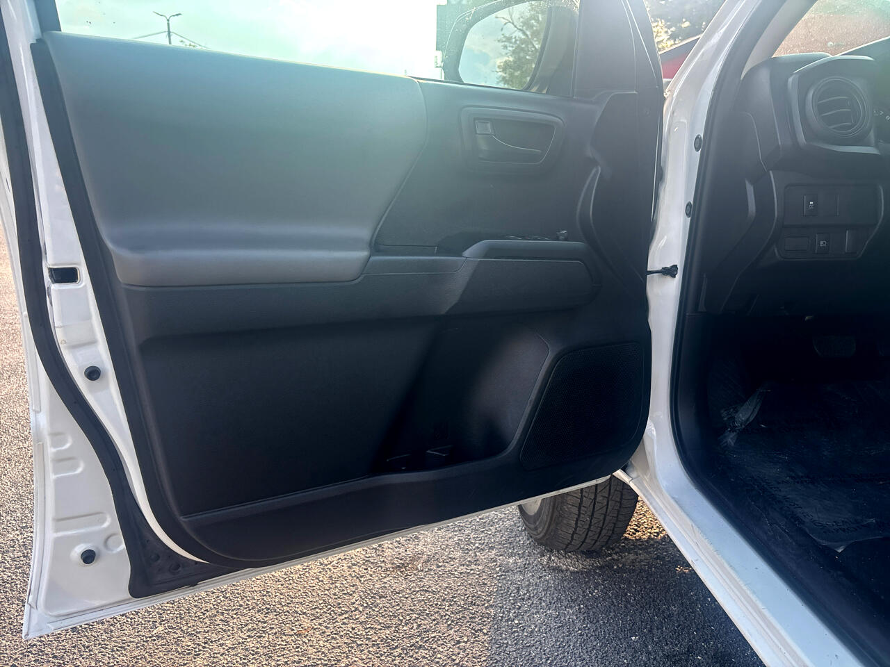 Toyota Tacoma SR5 Access Cab I4 6AT 2WD 2023 Toyota Tacoma SR5 Access Cab I4 6AT 2WD 2023