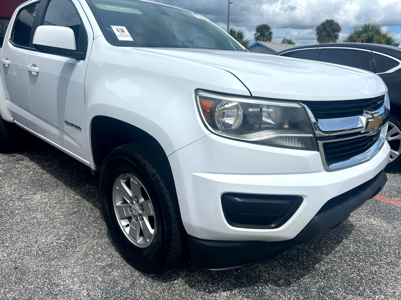 2019 Chevrolet Colorado photo 2