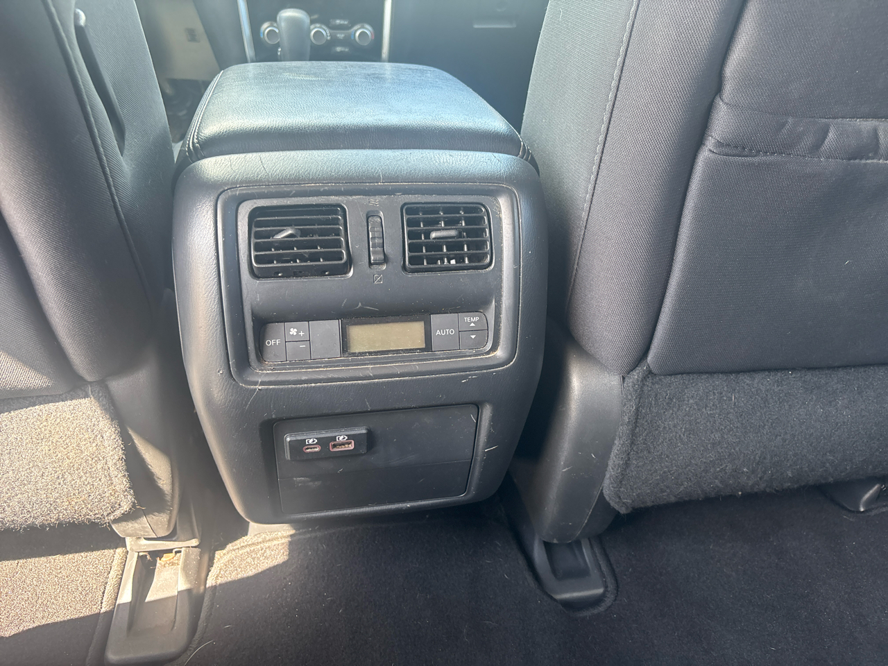 2020 Nissan Pathfinder S photo 2