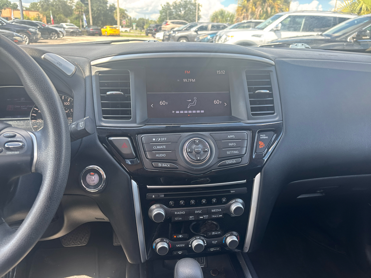 2020 Nissan Pathfinder S photo 3