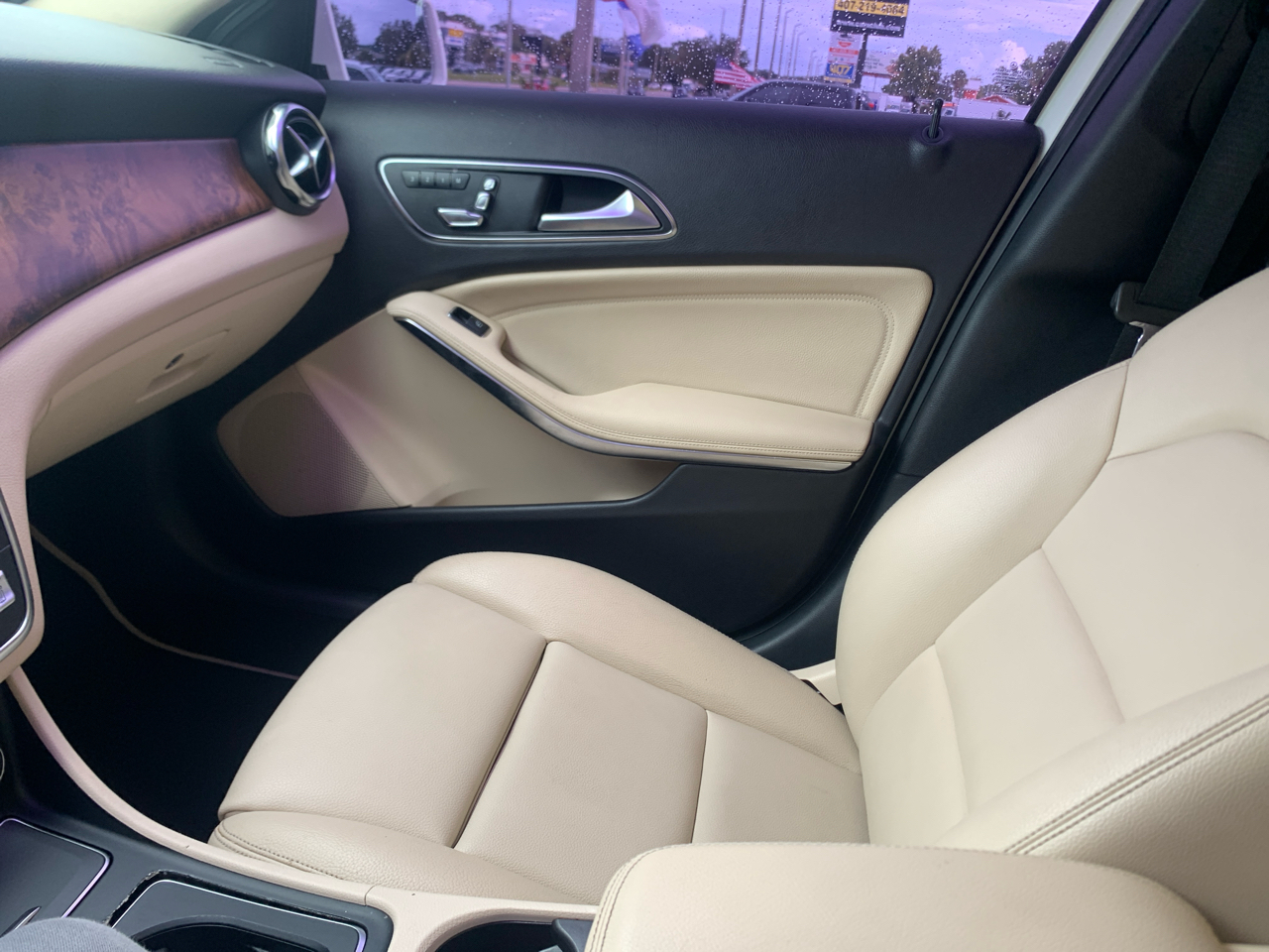 2018 Mercedes Benz GLA 250 4MATIC photo 4