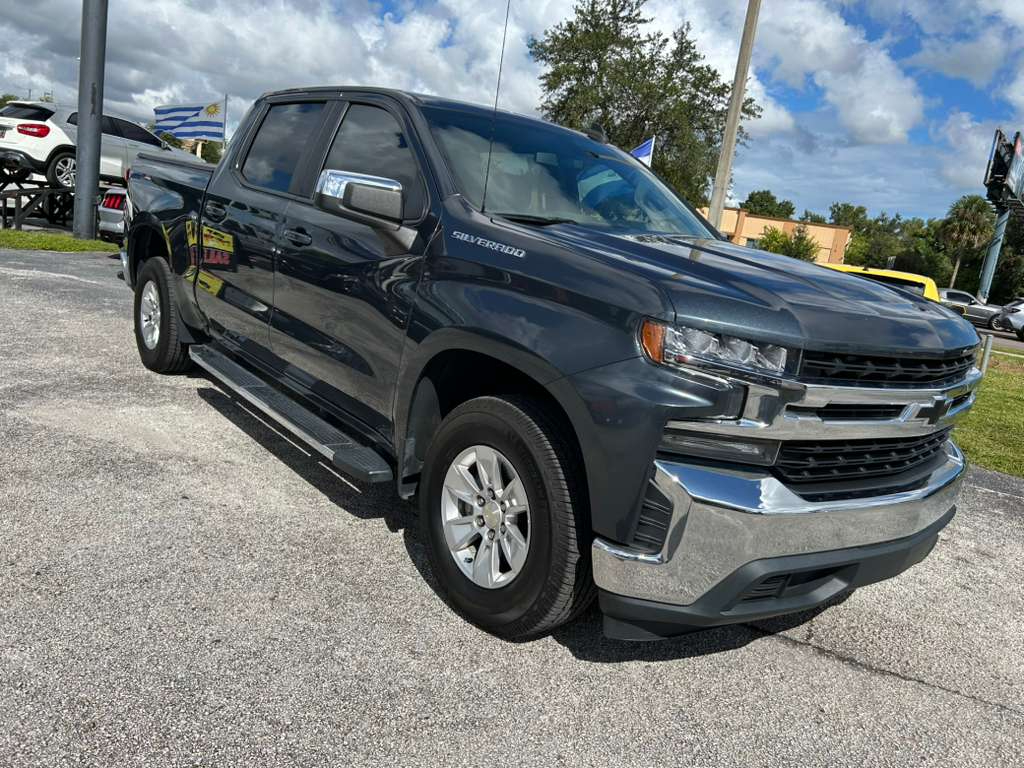 2021 Chevrolet Silverado 1500 LT photo 2