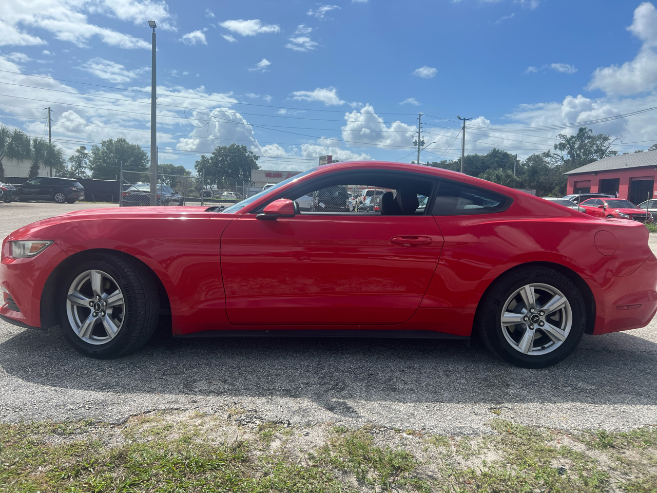 2016 Ford Mustang V6 photo 2