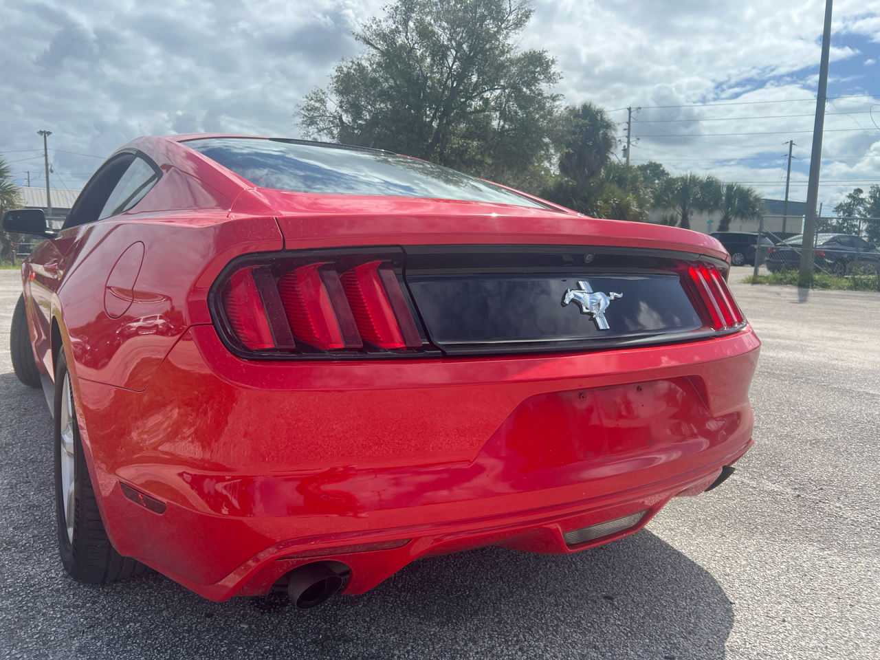 2016 Ford Mustang V6 photo 3