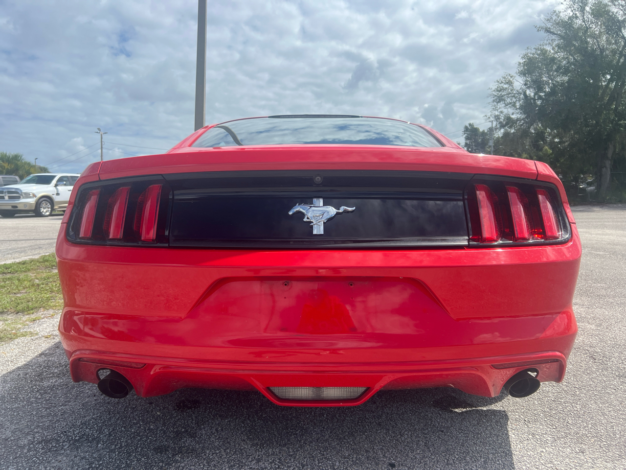 2016 Ford Mustang V6 photo 4