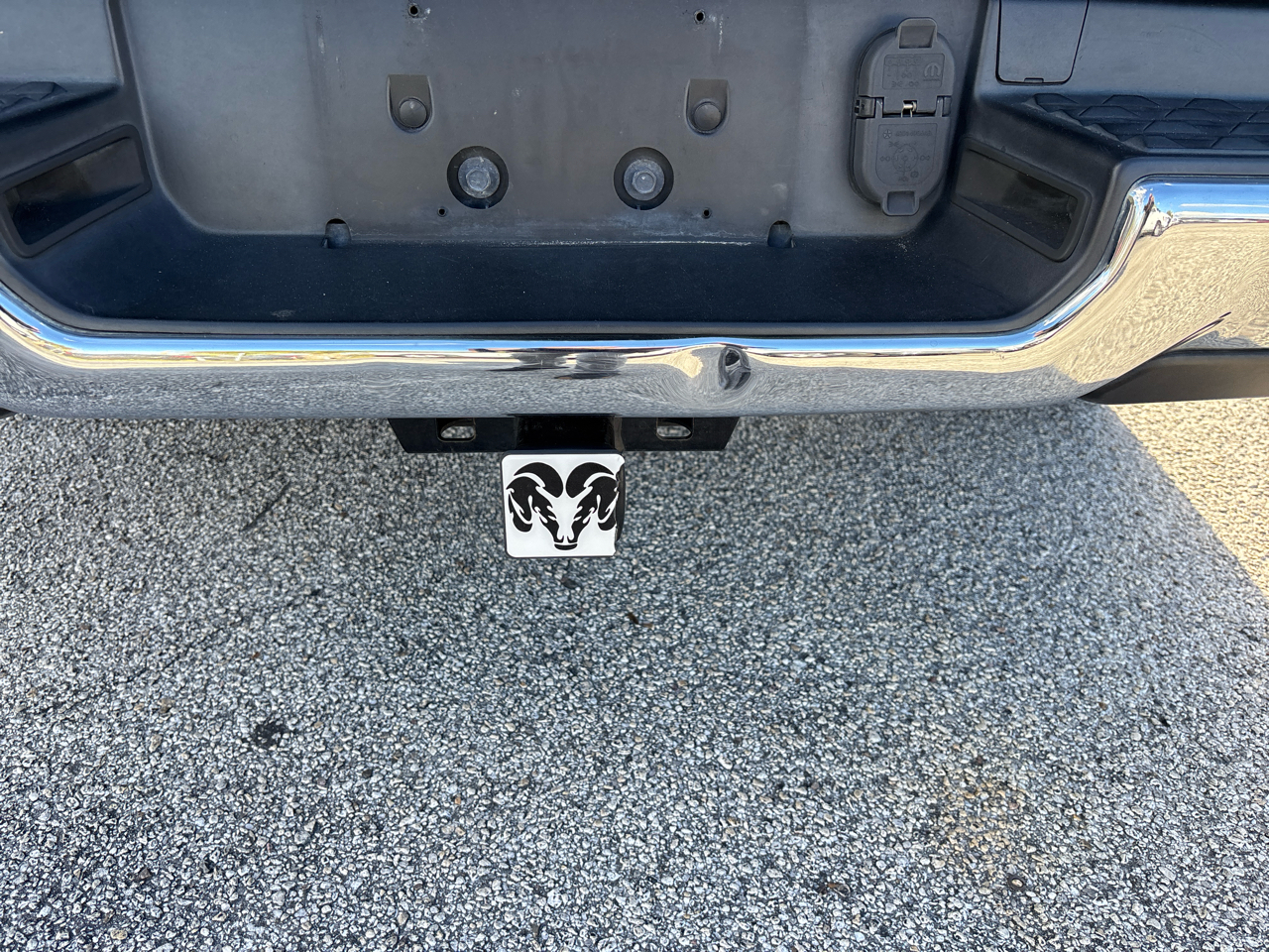 RAM 1500 Laramie Crew Cab SWB 2WD 2019 RAM 1500 Laramie Crew Cab SWB 2WD 2019