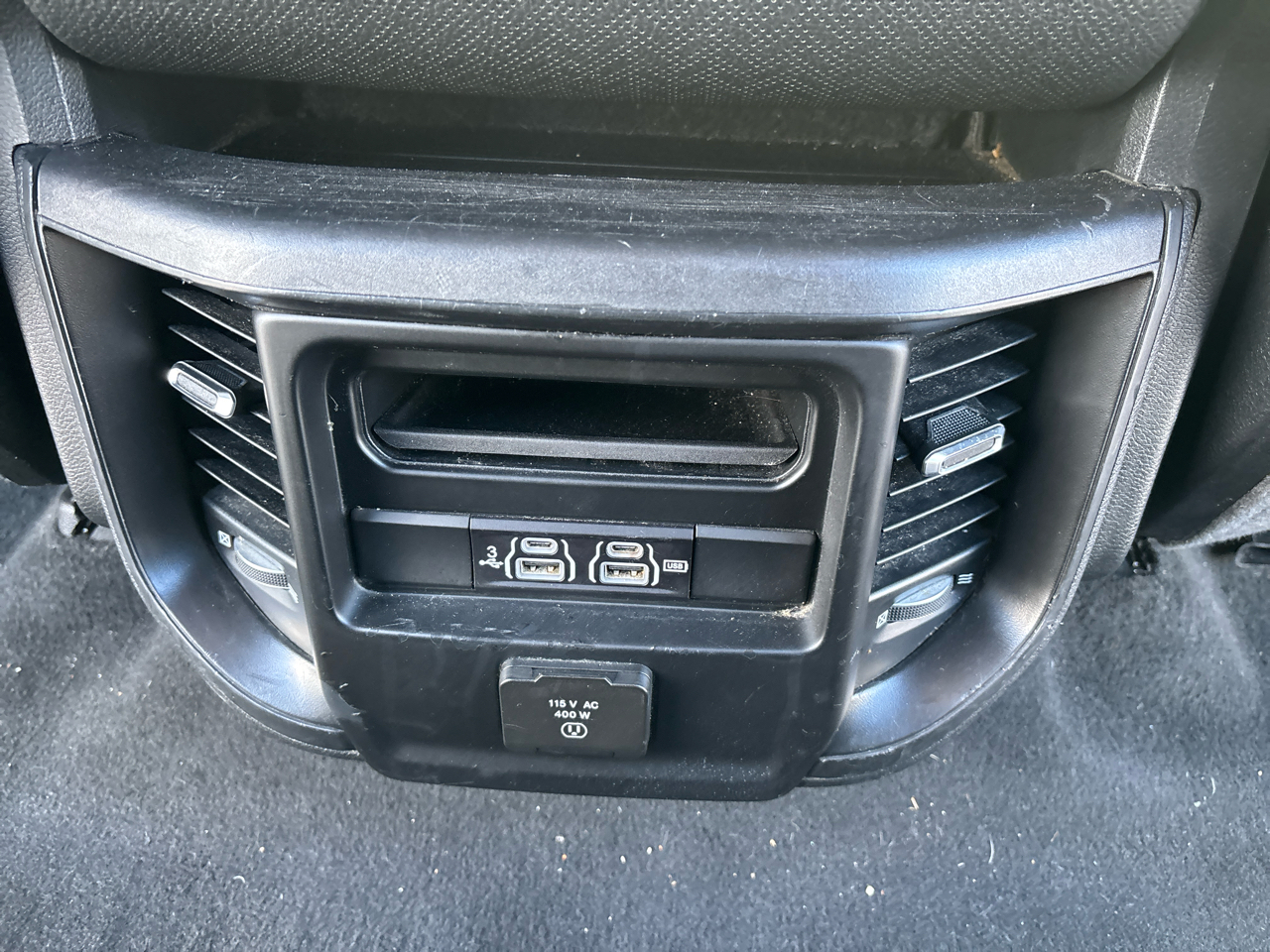 RAM 1500 Laramie Crew Cab SWB 2WD 2019 RAM 1500 Laramie Crew Cab SWB 2WD 2019