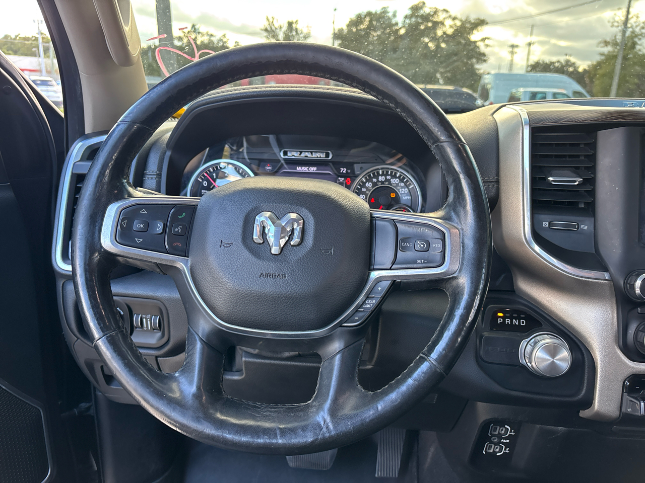 RAM 1500 Laramie Crew Cab SWB 2WD 2019 RAM 1500 Laramie Crew Cab SWB 2WD 2019