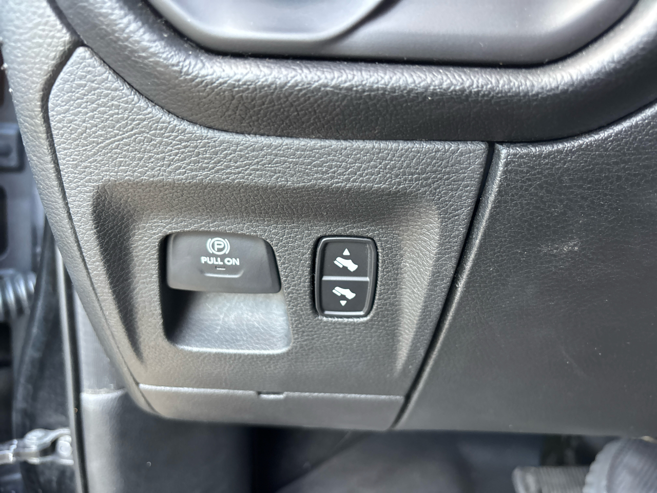 RAM 1500 Laramie Crew Cab SWB 2WD 2019 RAM 1500 Laramie Crew Cab SWB 2WD 2019