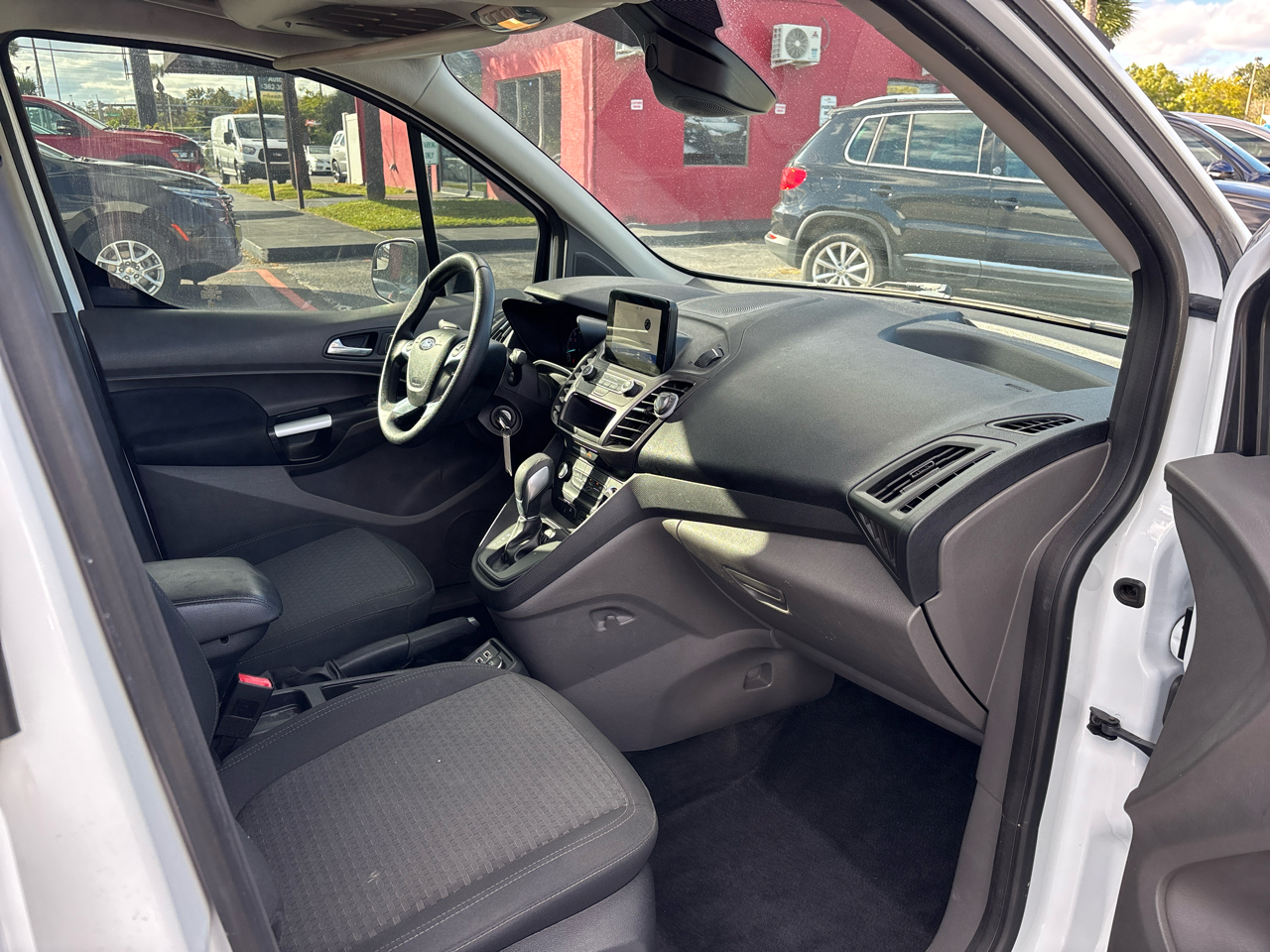 Ford Transit Connect Cargo Van XLT LWB w/Rear Liftgate 2020 Ford Transit Connect Cargo Van XLT LWB w/Rear Liftgate 2020