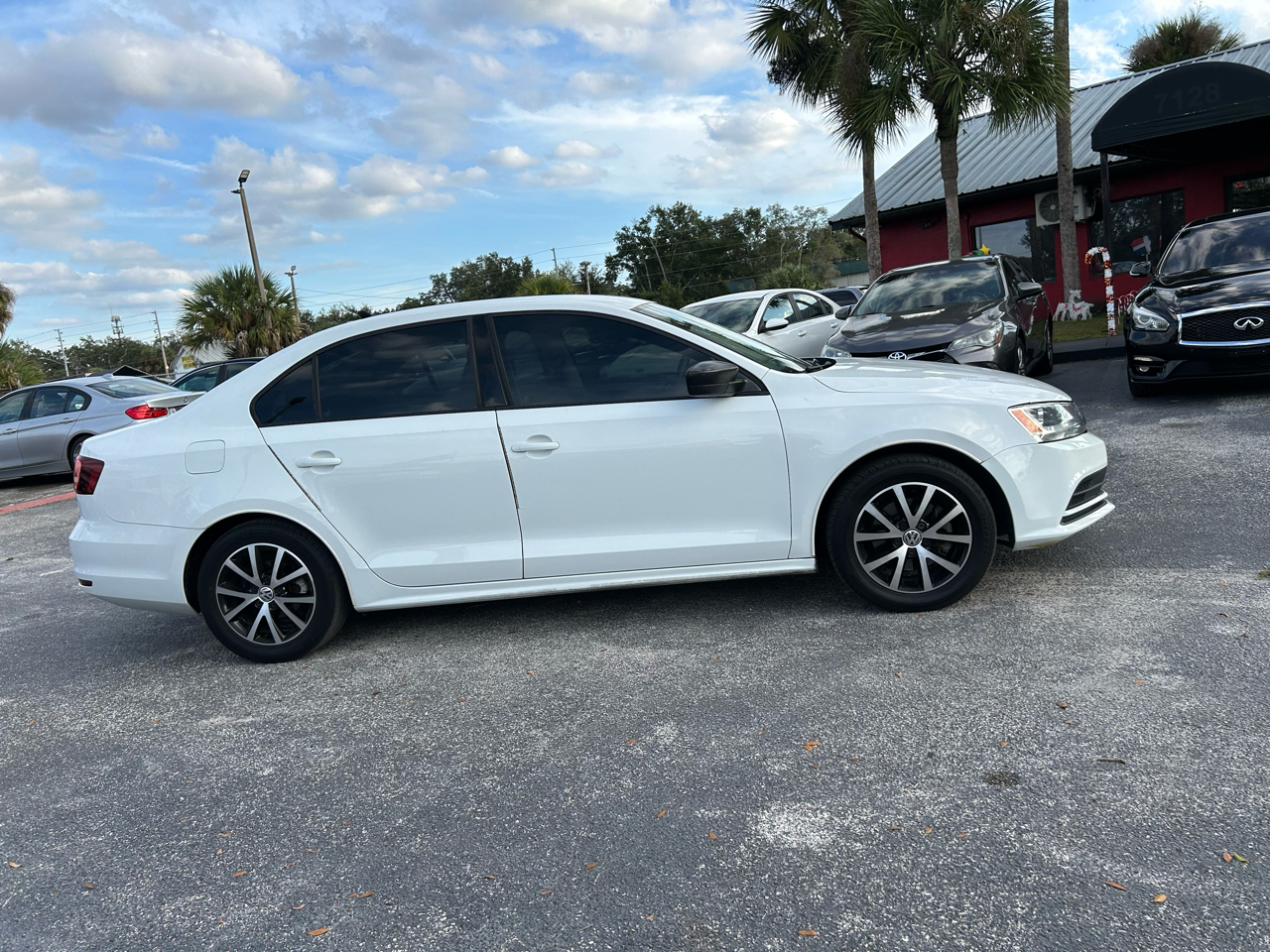 Volkswagen Jetta SE 6A 2016
