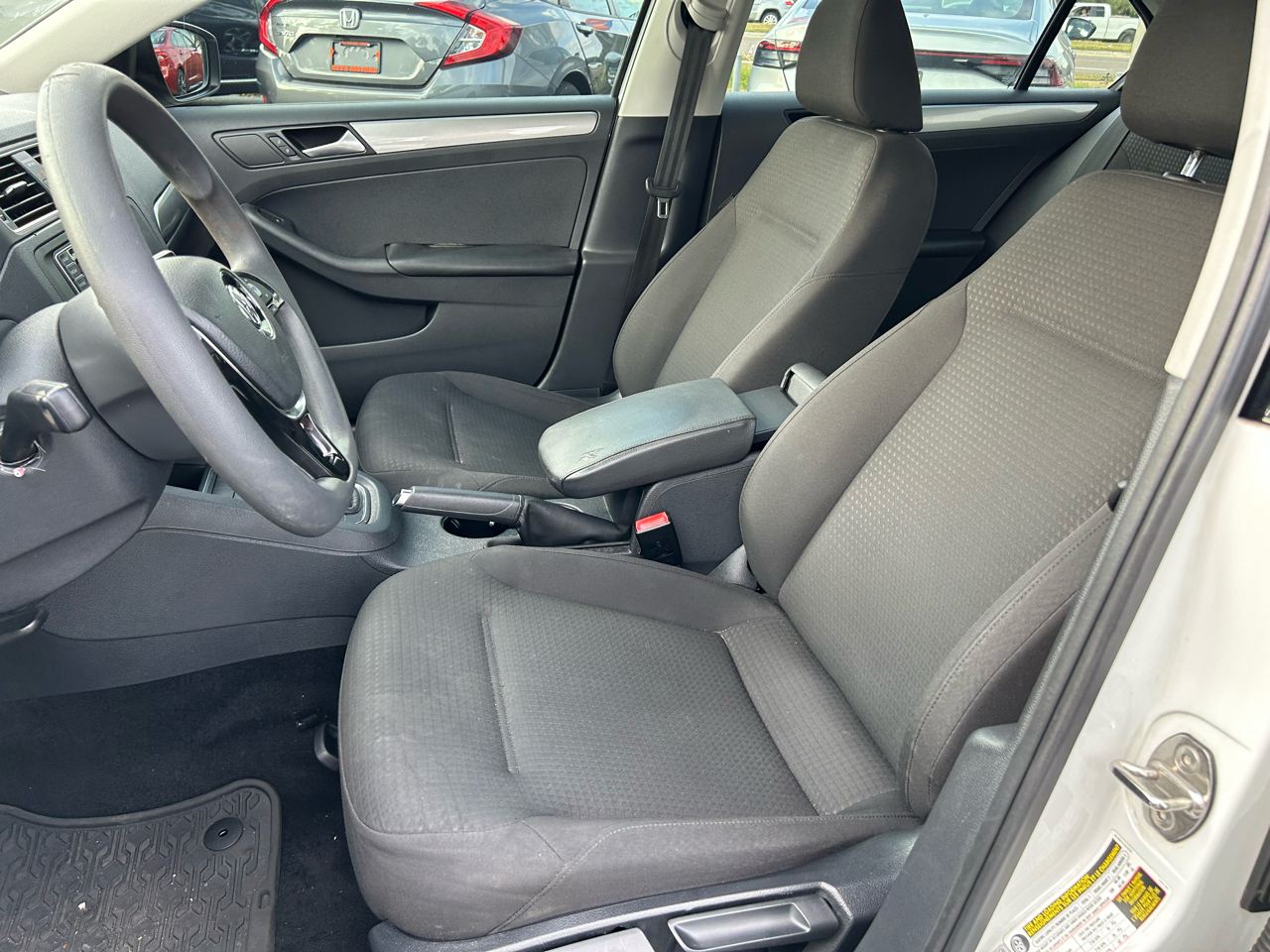 Volkswagen Jetta SE 6A 2016