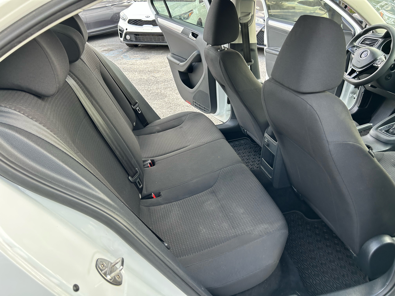 Volkswagen Jetta SE 6A 2016