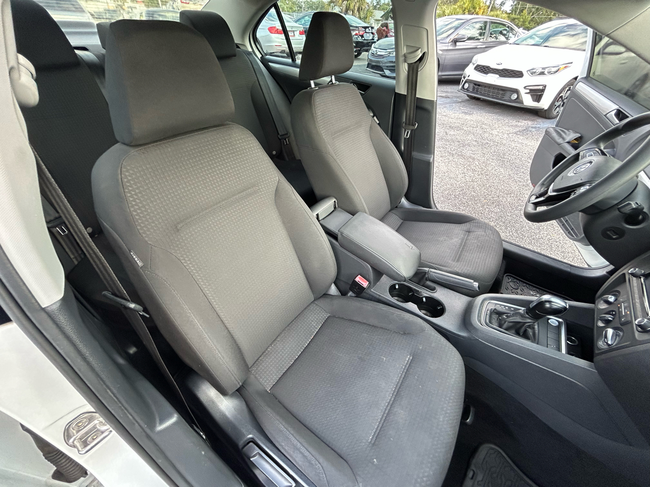 Volkswagen Jetta SE 6A 2016