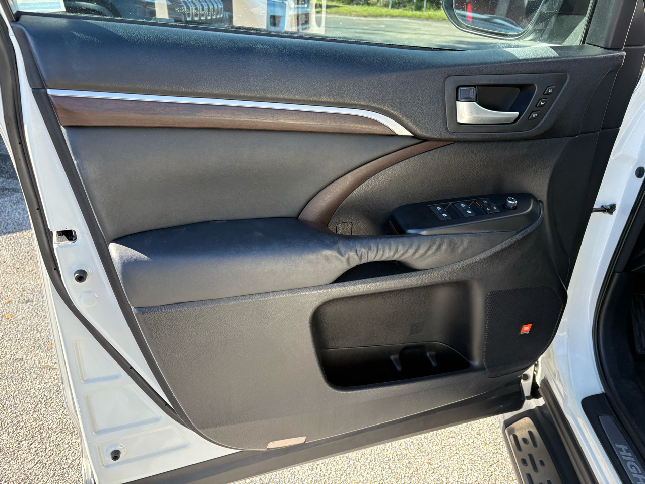 Toyota Highlander Limited FWD V6 2015