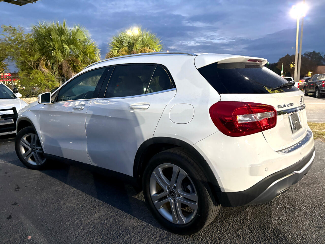 Mercedes-Benz GLA-Class GLA250 2019