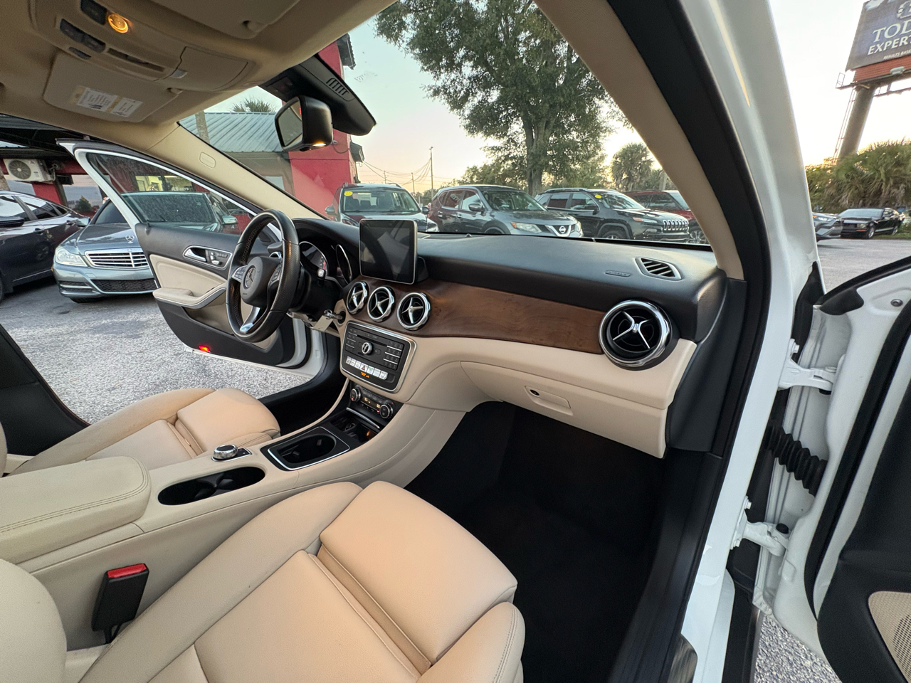 Mercedes-Benz GLA-Class GLA250 2019