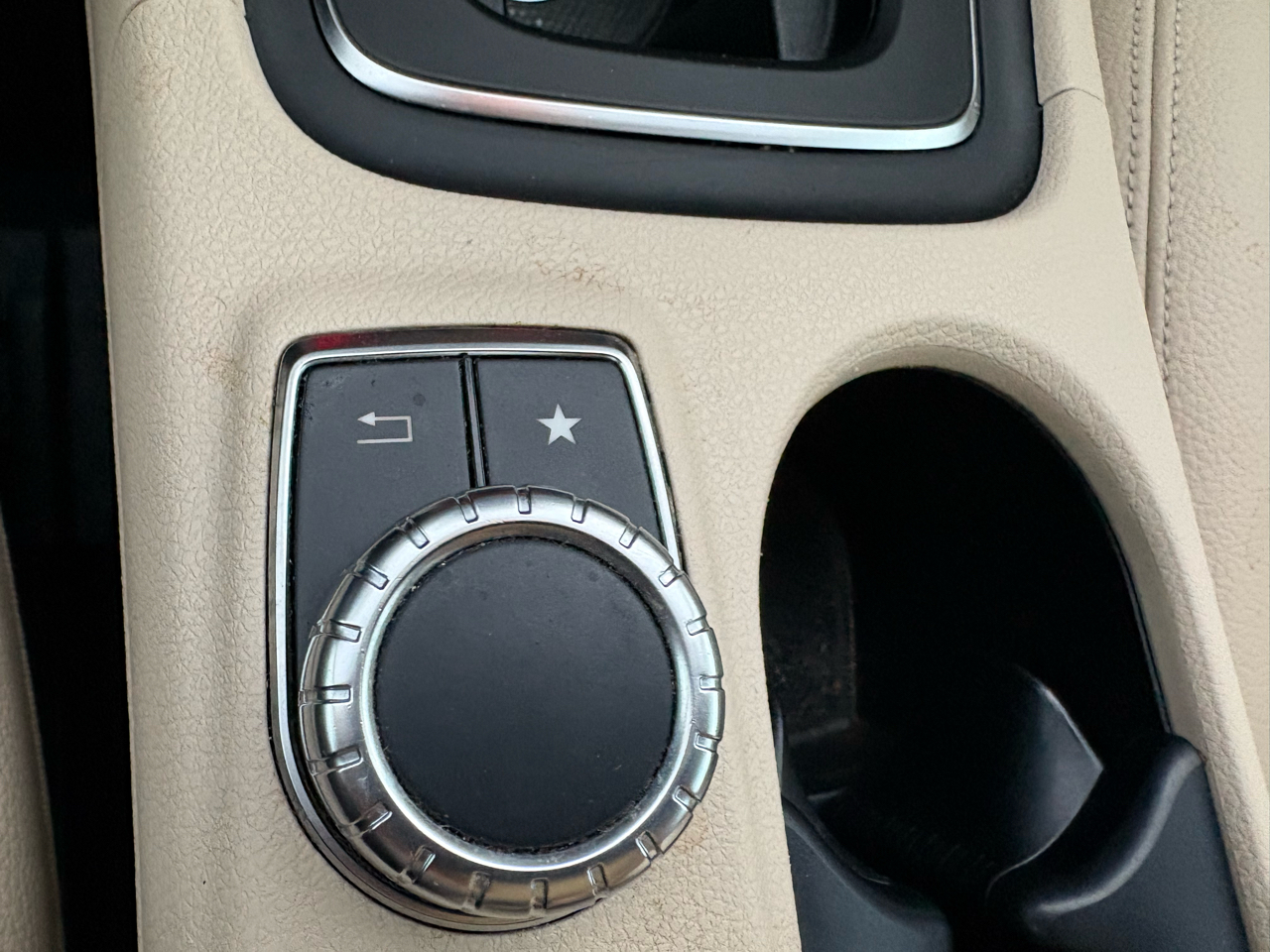 Mercedes-Benz GLA-Class GLA250 2019