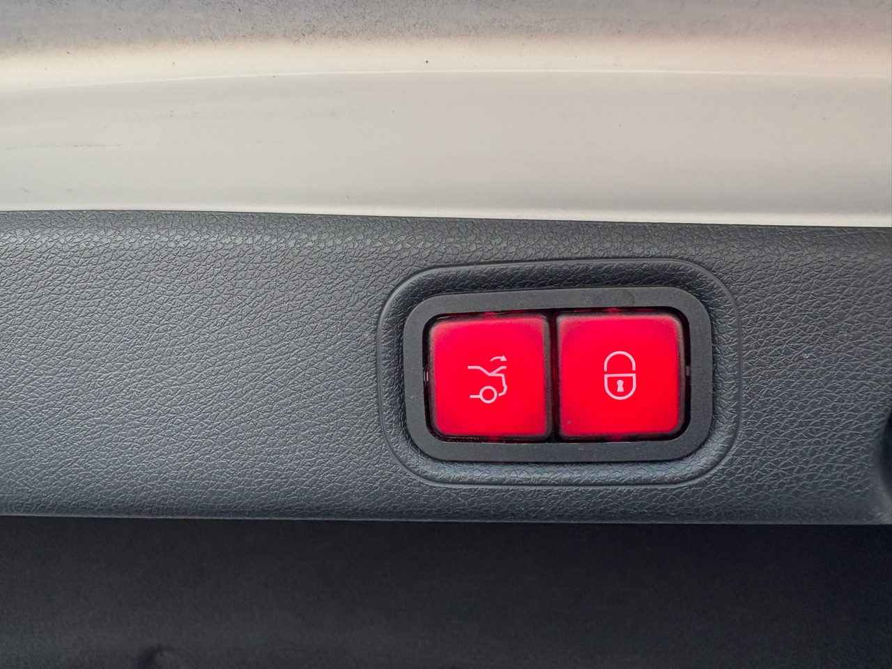 Mercedes-Benz E-Class E300 Luxury Sedan 2018