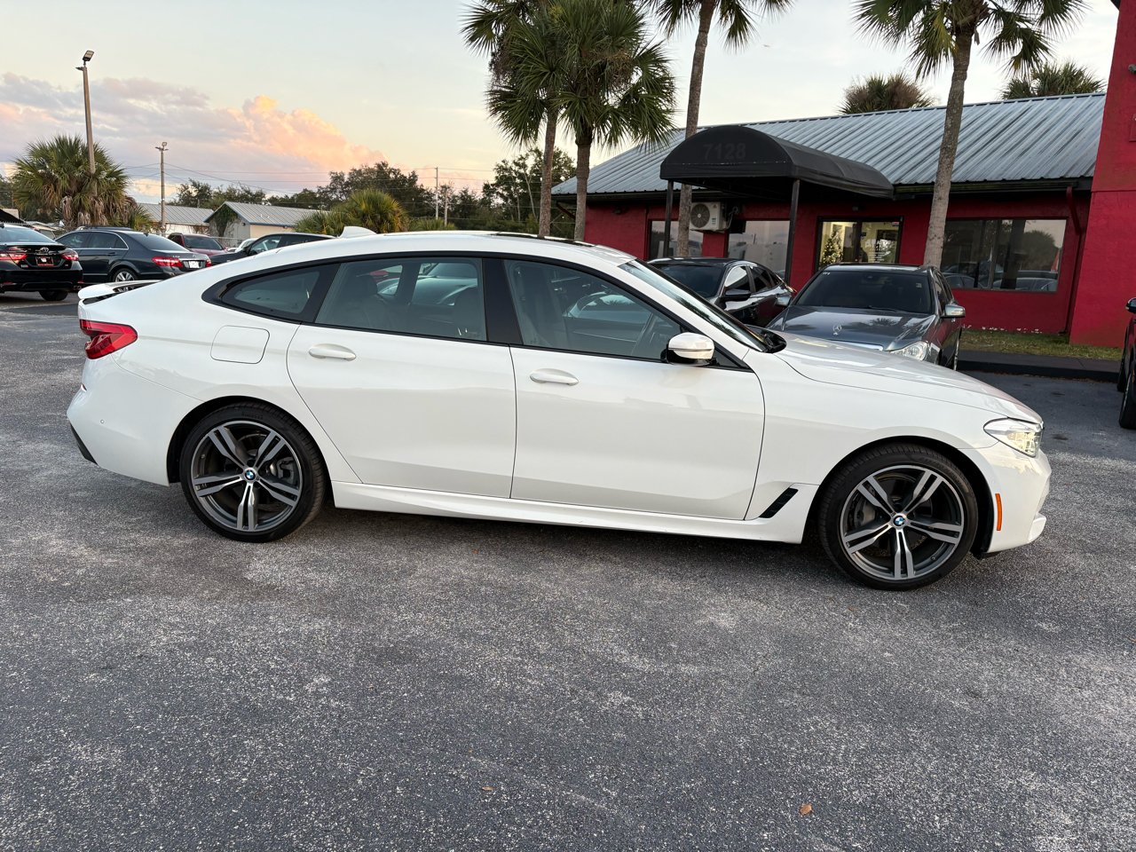 BMW 6-Series Gran Turismo 640i xDrive 2019