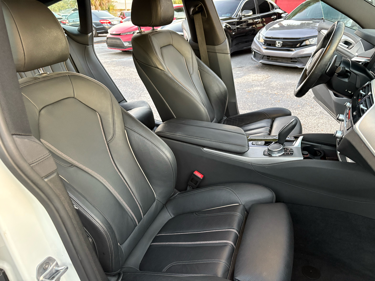 BMW 6-Series Gran Turismo 640i xDrive 2019