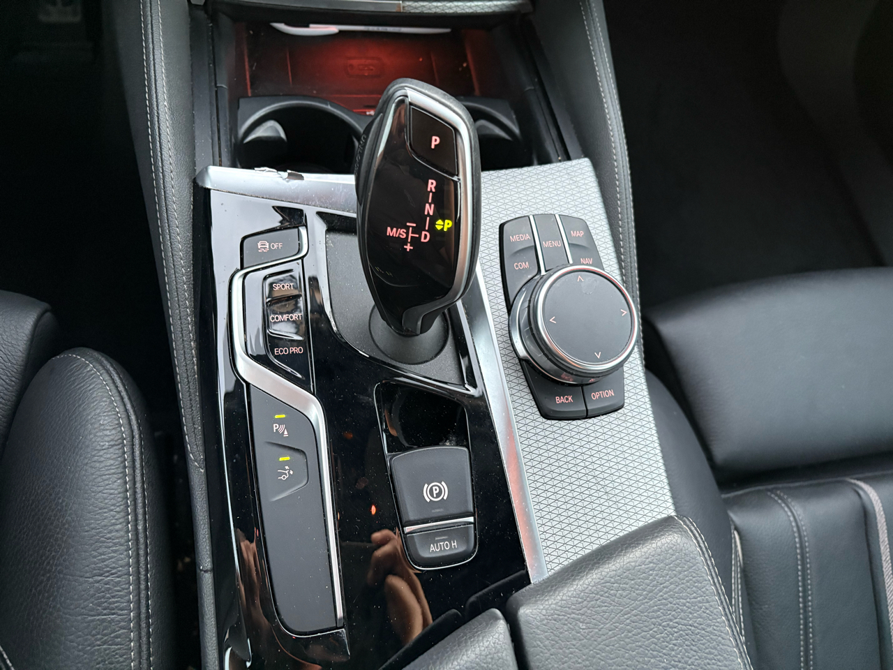 BMW 6-Series Gran Turismo 640i xDrive 2019