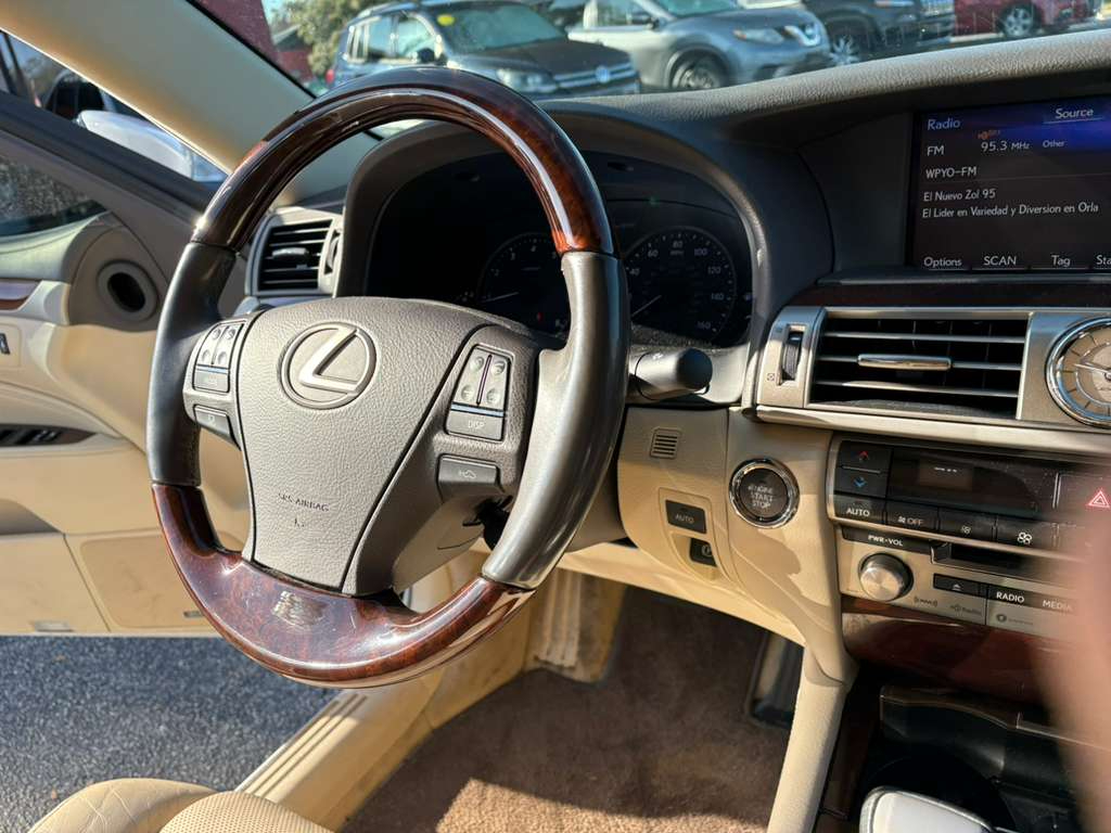 Lexus LS 460 RWD 2017