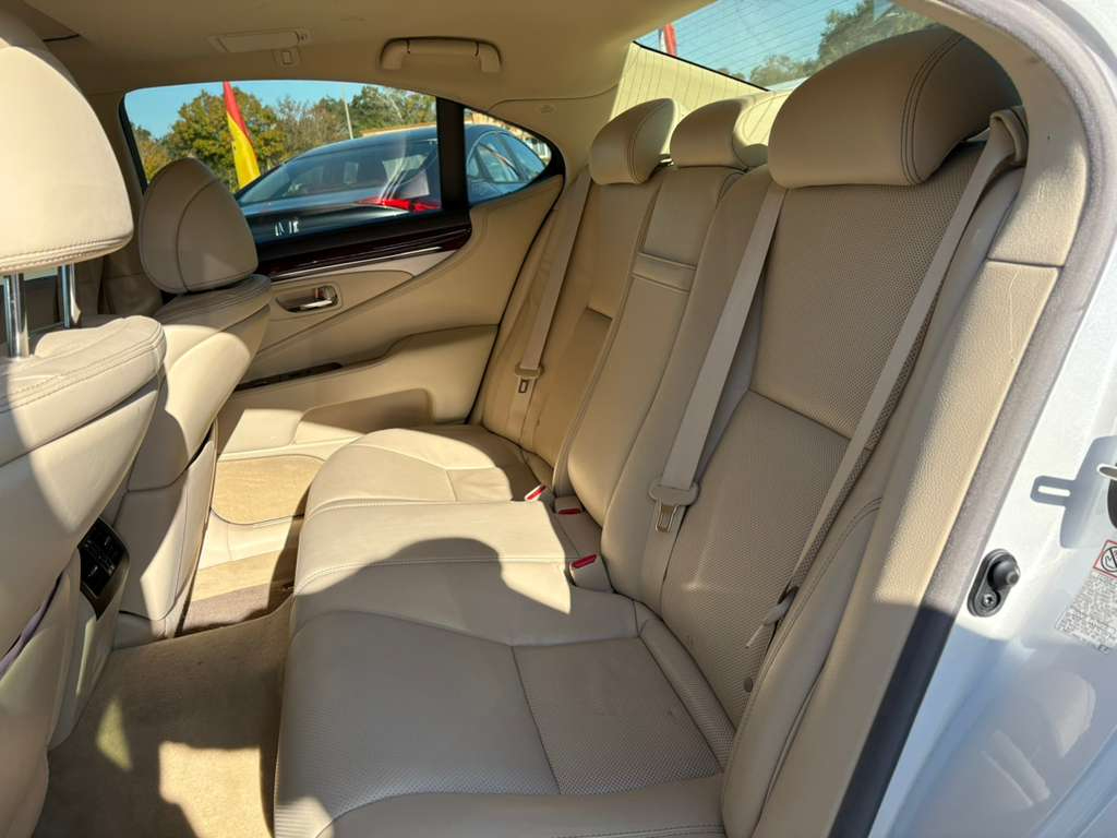 Lexus LS 460 RWD 2017