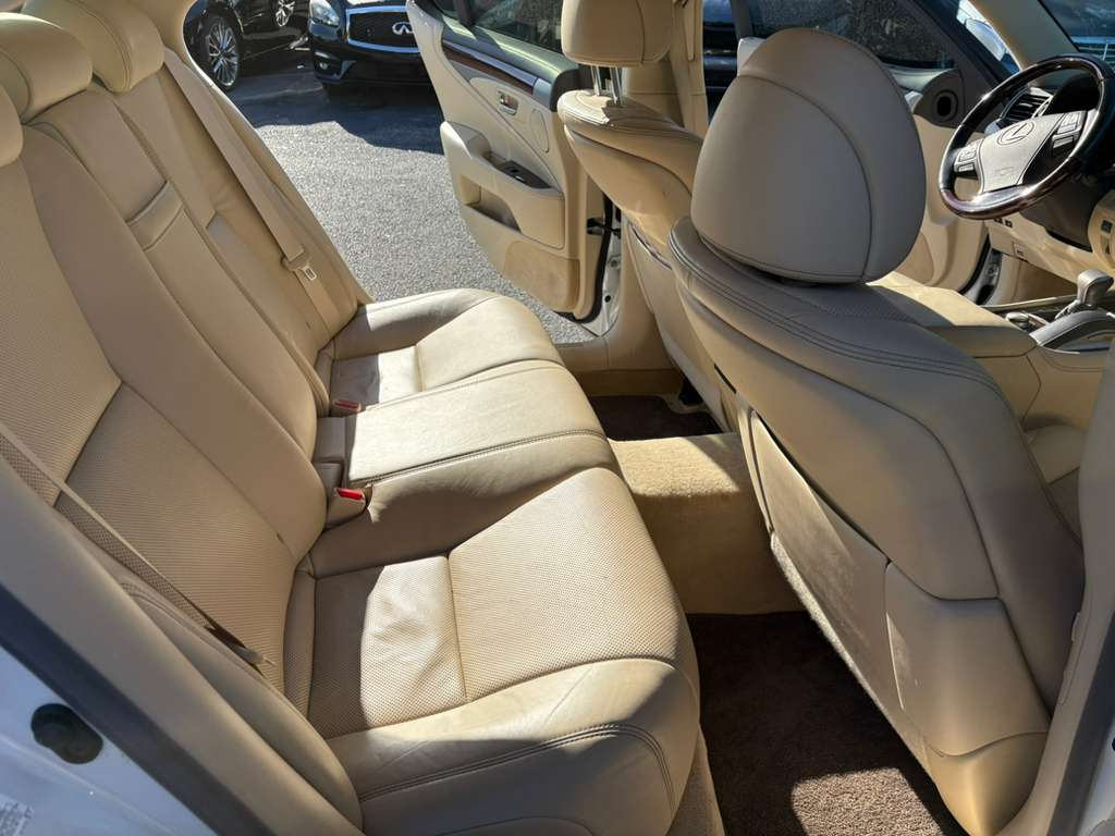 Lexus LS 460 RWD 2017