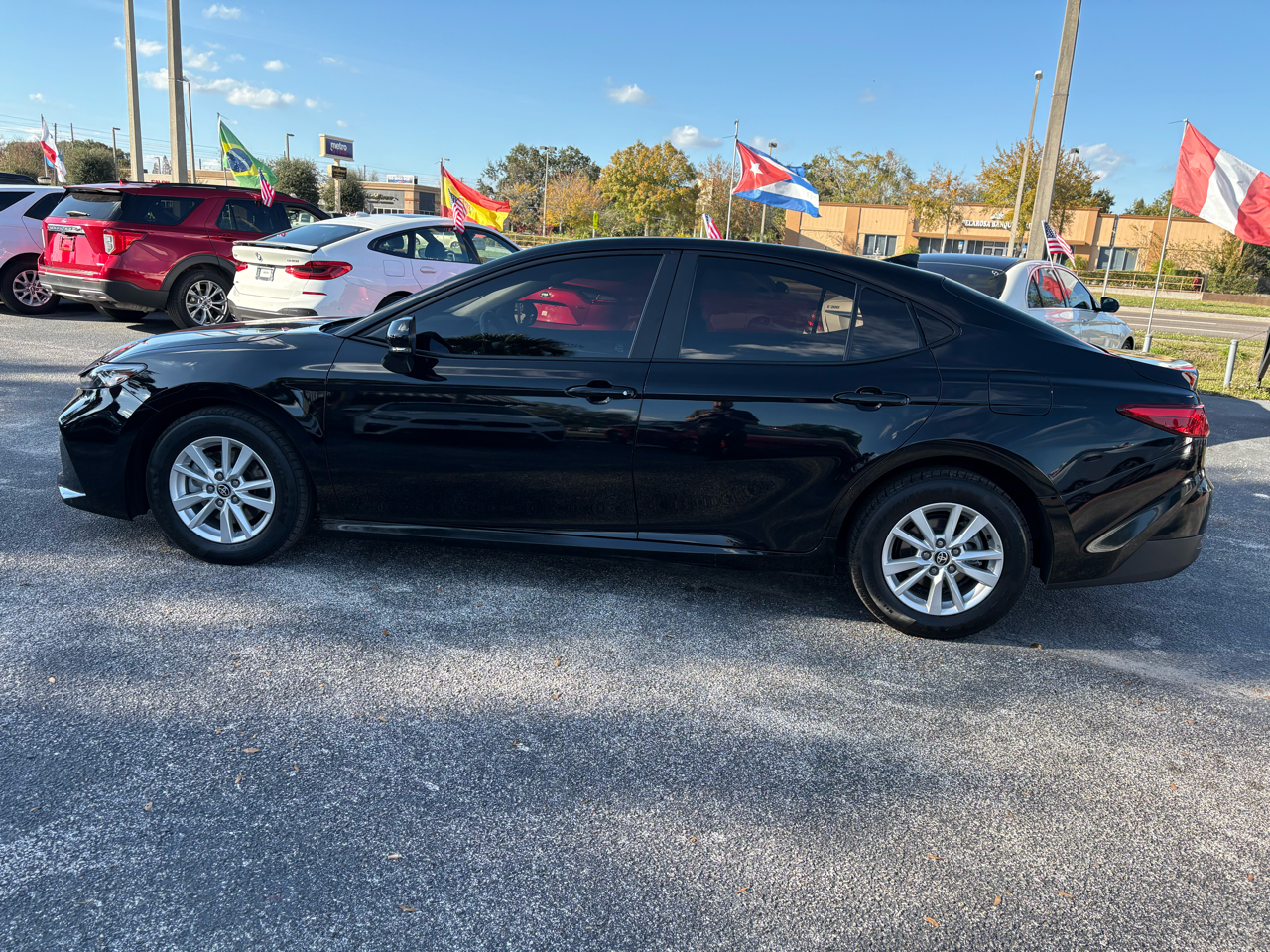 Toyota Camry Hybrid XLE 2025
