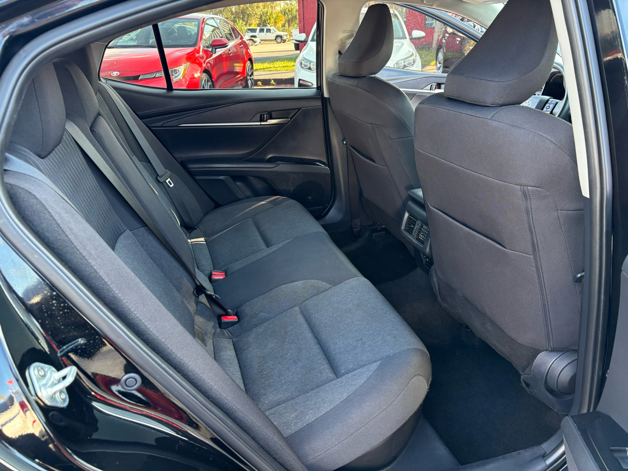 Toyota Camry Hybrid XLE 2025