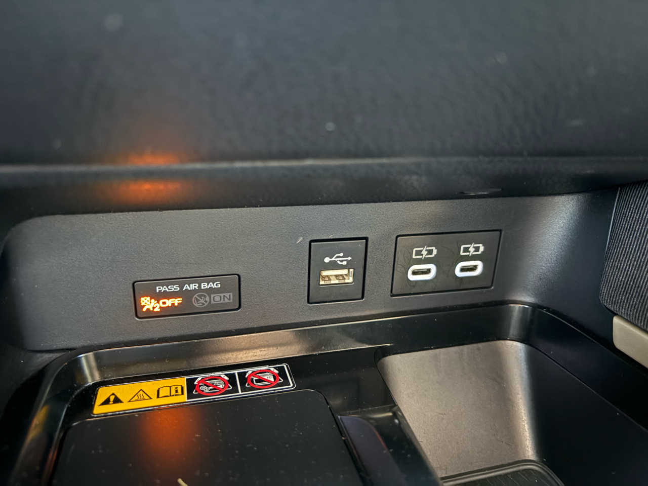 Toyota Camry Hybrid XLE 2025