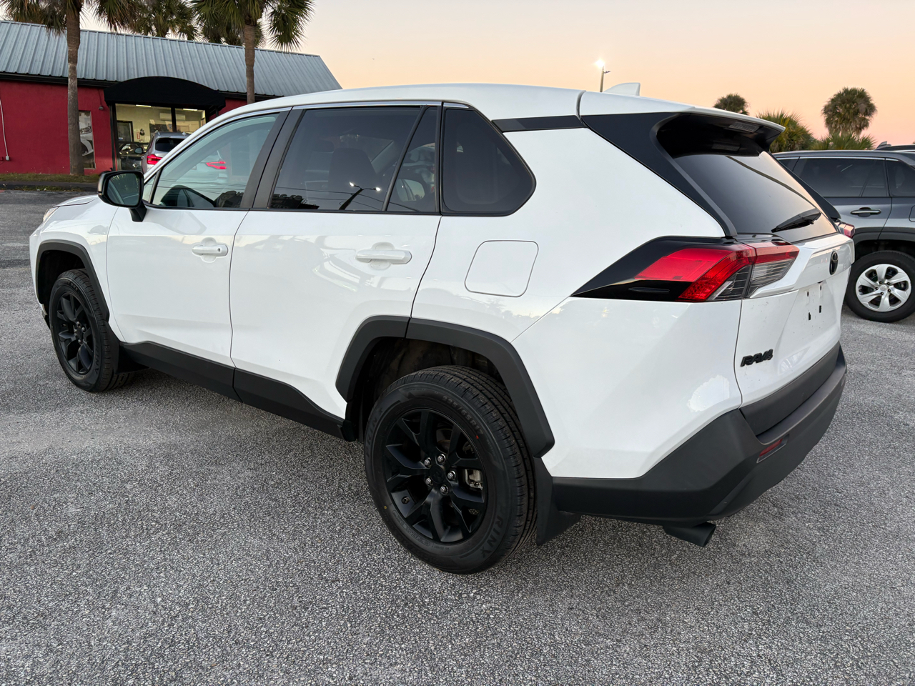Toyota RAV4 LE 2023