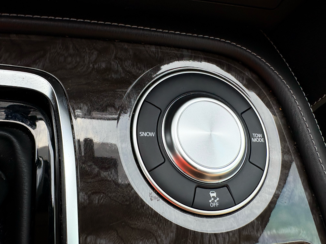 Nissan Armada Platinum 2WD 2021