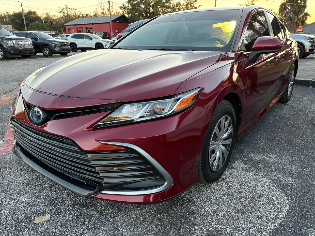 Toyota Camry Hybrid LE 2022