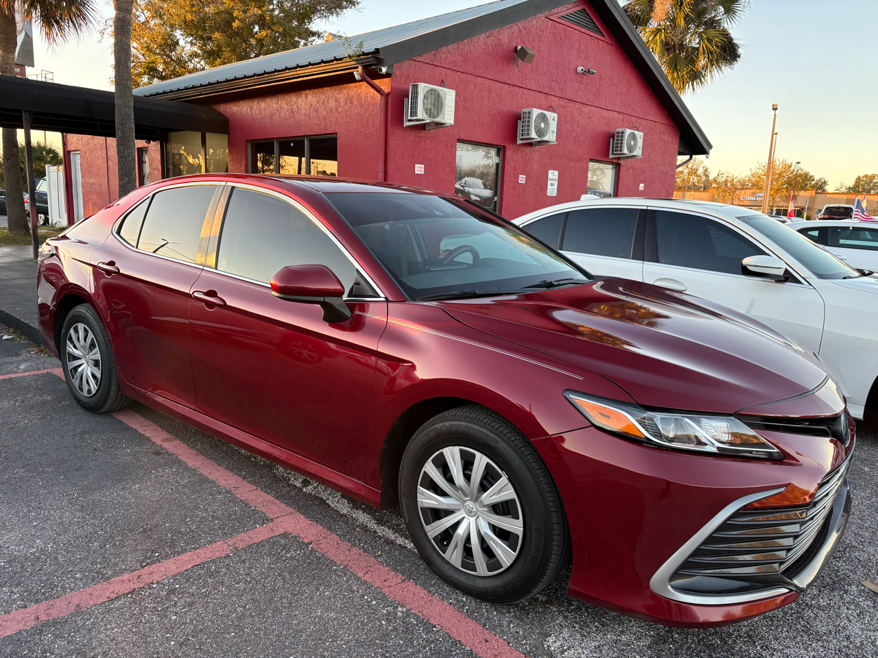 Toyota Camry Hybrid LE 2022