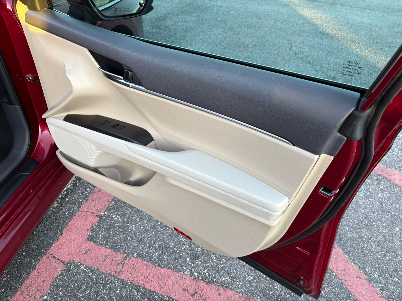 Toyota Camry Hybrid LE 2022