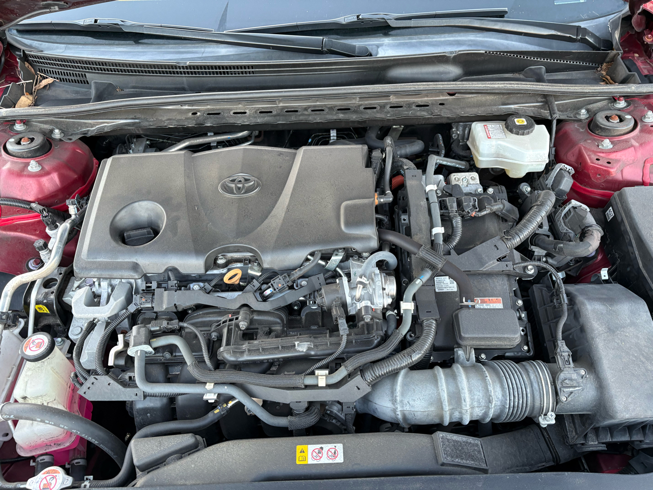 Toyota Camry Hybrid LE 2022