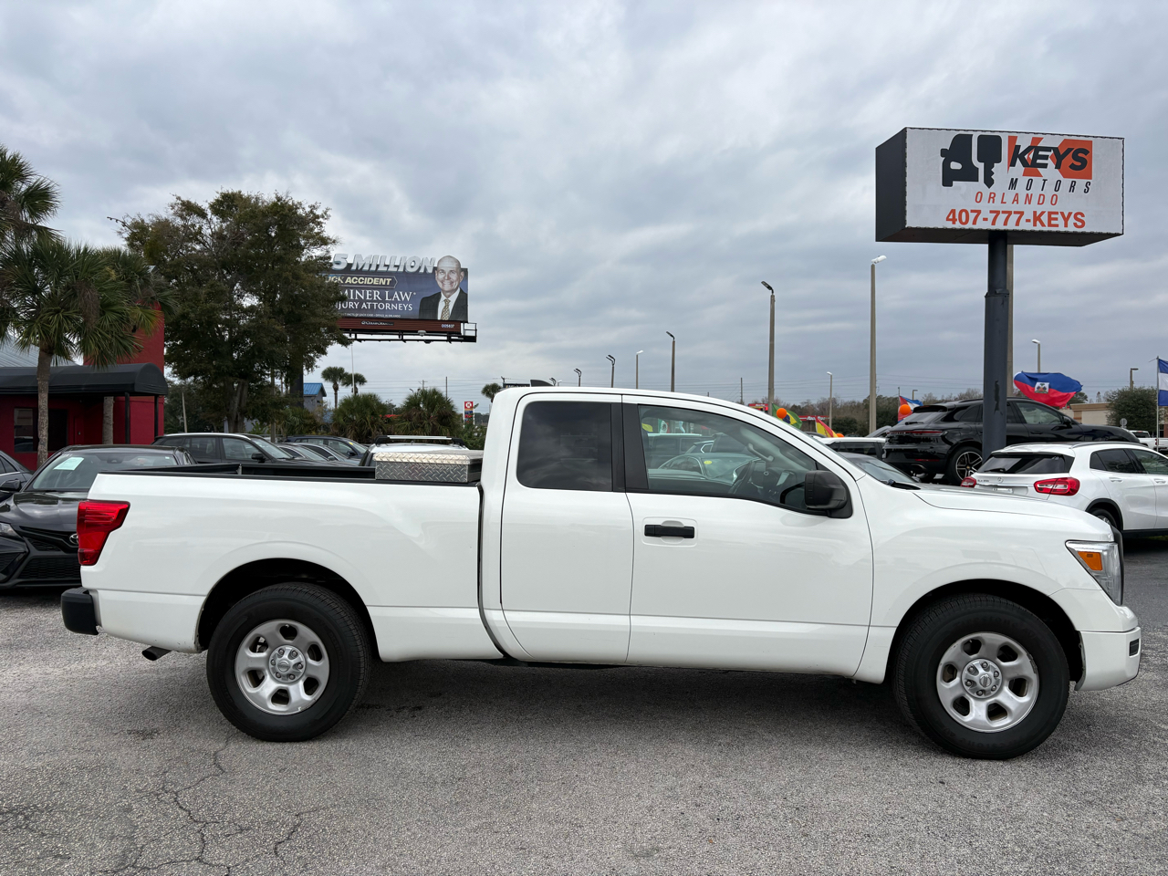 Nissan Titan 2WD 2022