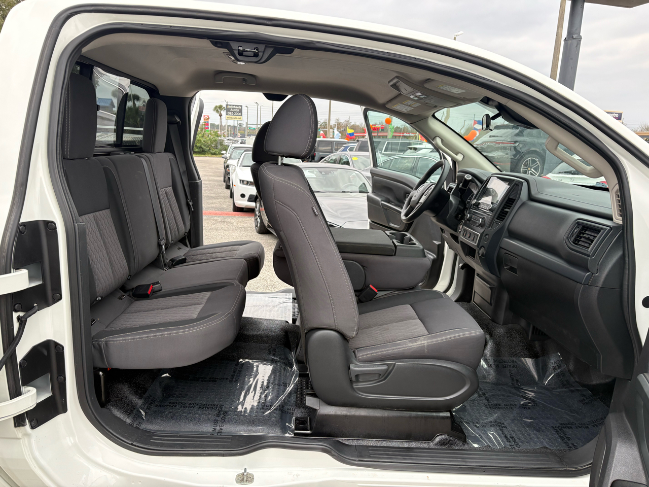 Nissan Titan 2WD 2022