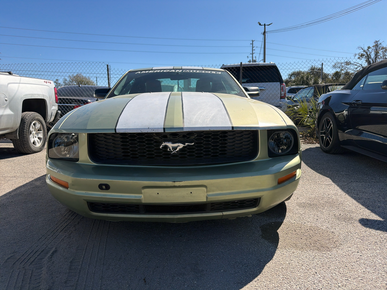 2005 Ford Mustang V6 Deluxe Coupe